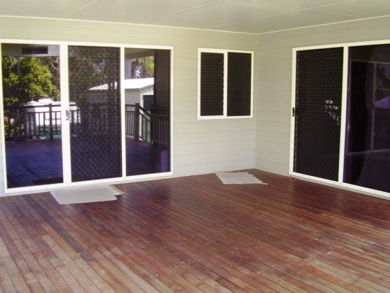 11 Gympie Road, Tin Can Bay QLD 4580