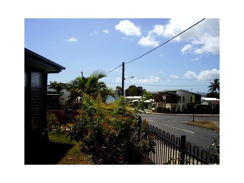 20 Gympie Road, Tin Can Bay QLD 4580