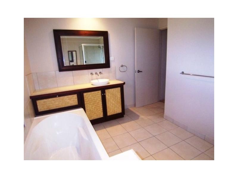 21 Fyshburn Drive, Cooloola Cove QLD 4580