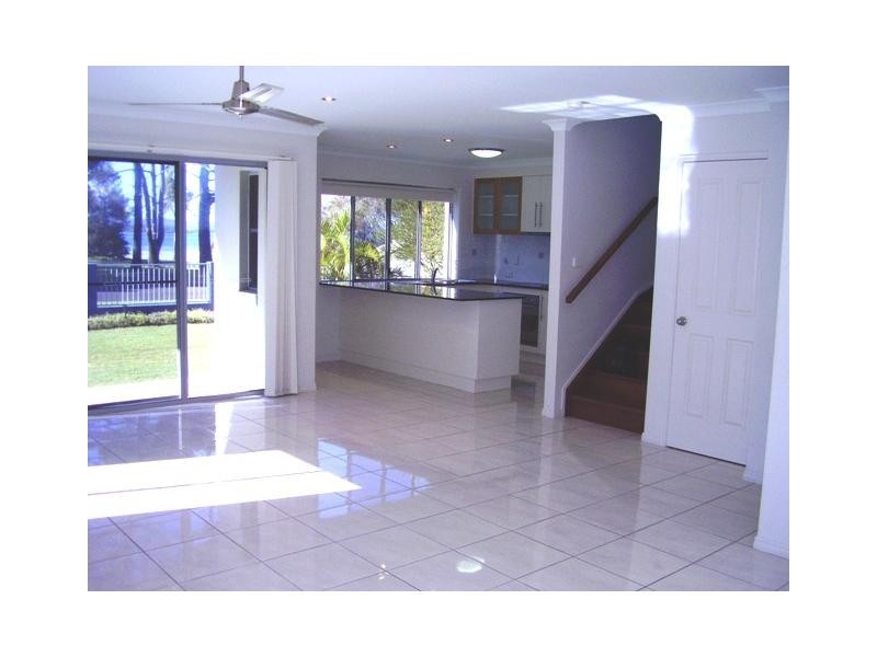 Unit 2/26 Esplanade, Tin Can Bay QLD 4580