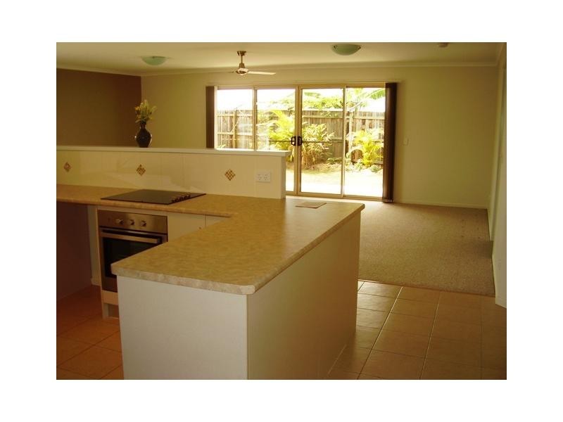 35 Banksia Avenue, Tin Can Bay QLD 4580