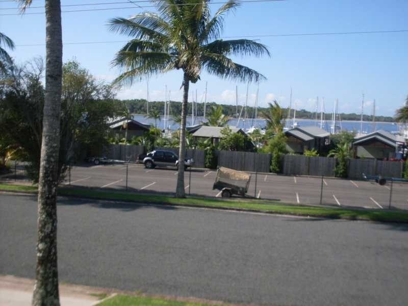 8 Oyster Parade, Tin Can Bay QLD 4580