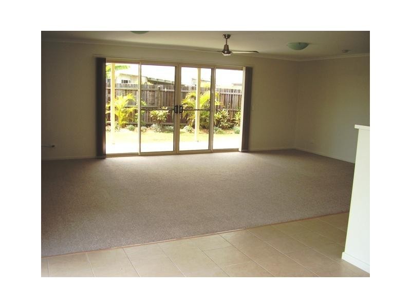 35 Banksia Avenue, Tin Can Bay QLD 4580