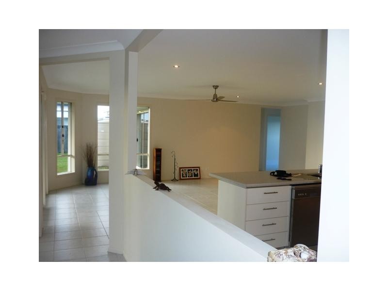 12 Creekside Esplanade, Cooloola Cove QLD 4580