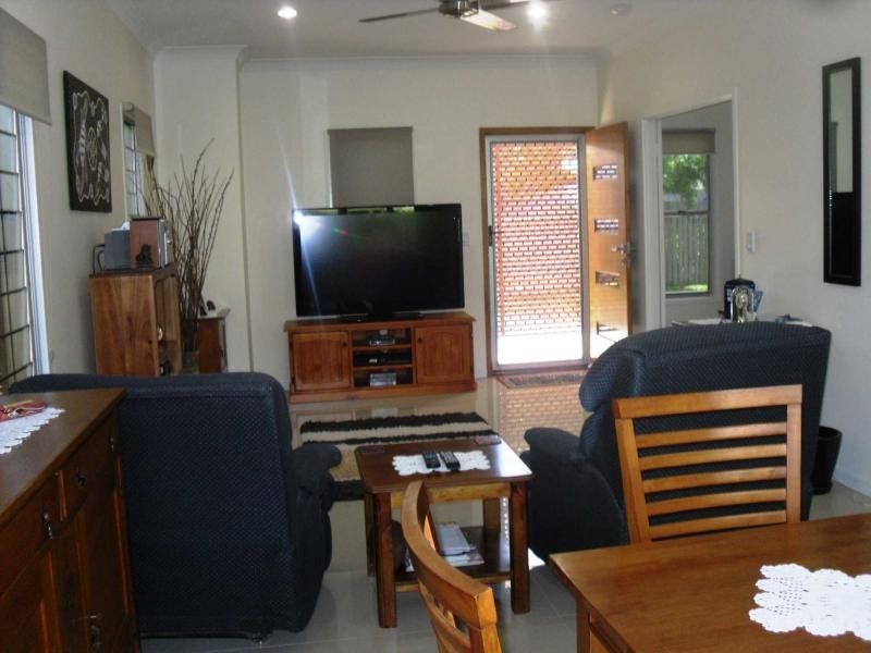Villa 2/20 Gympie Road, Tuncunba, Tin Can Bay QLD 4580