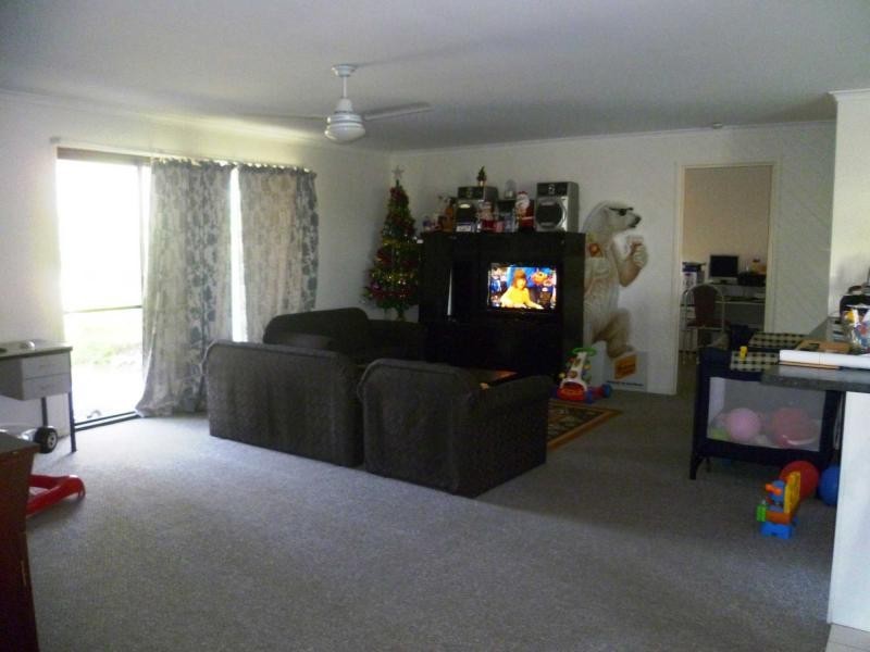 102 Gympie Road, Tin Can Bay QLD 4580