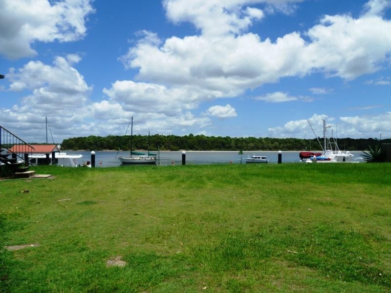 15 Esplanade, Tin Can Bay QLD 4580