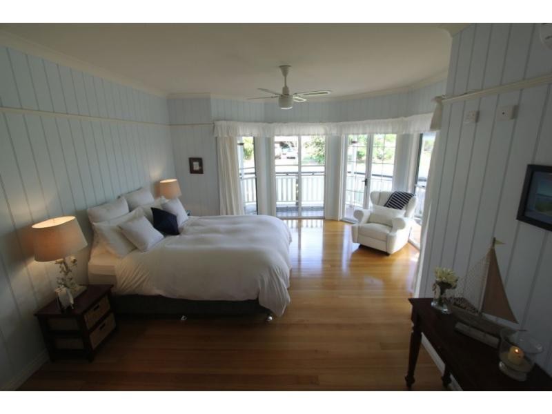 4 Kingfisher Court, Tin Can Bay QLD 4580