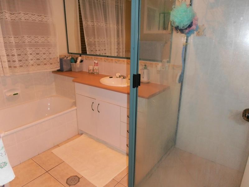 5 Batavia Court, Cooloola Cove QLD 4580