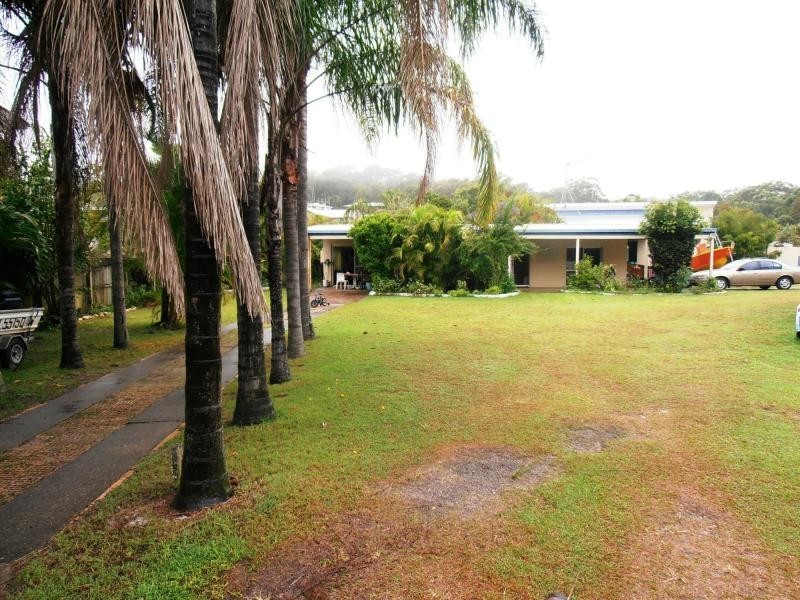 11 Bomburra Court, Rainbow Beach QLD 4581