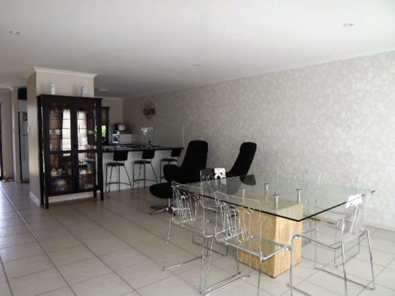 2/43 Creekside Esplanade, Cooloola Cove QLD 4580