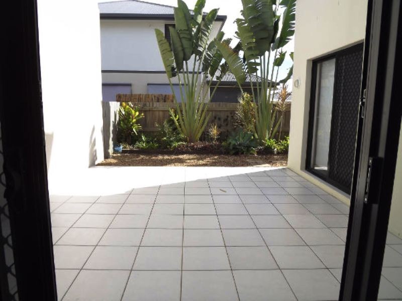 2/43 Creekside Esplanade, Cooloola Cove QLD 4580