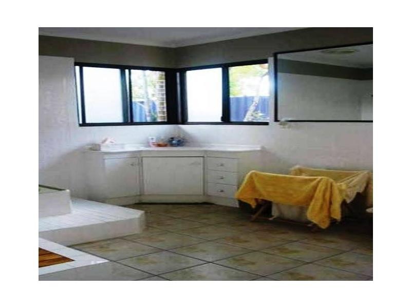 10 Sweetlip Circle, Tin Can Bay QLD 4580