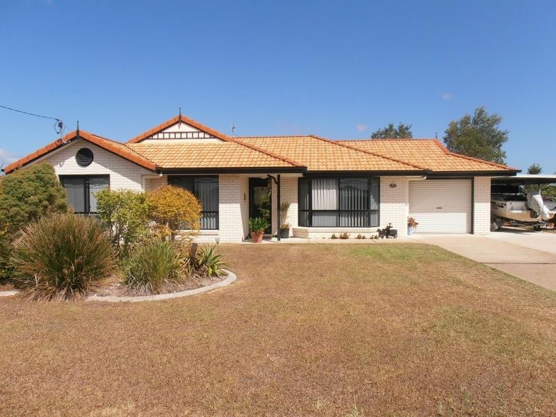 8 Canberra Avenue, Cooloola Cove QLD 4580