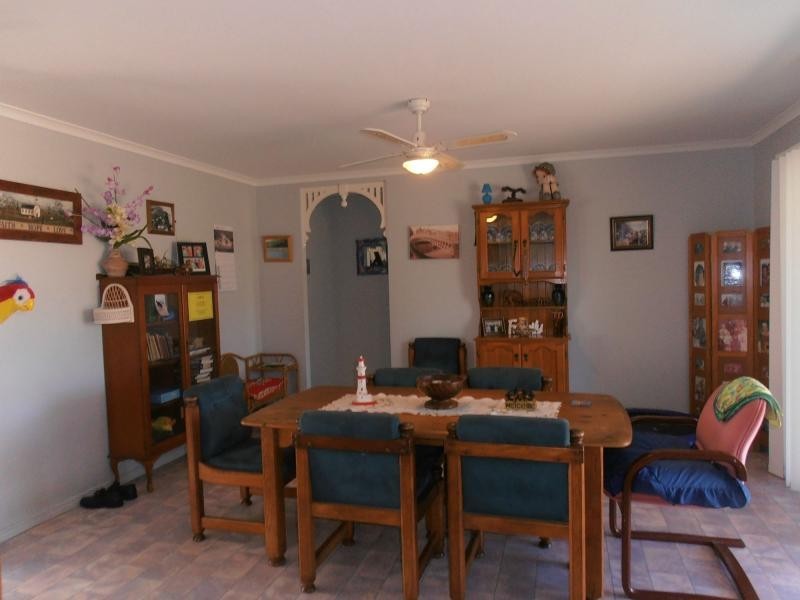 8 Canberra Avenue, Cooloola Cove QLD 4580
