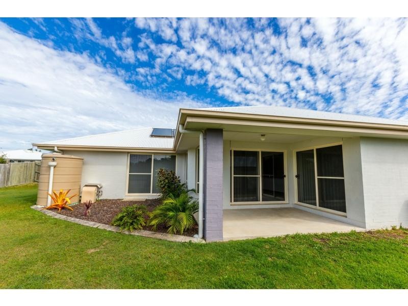 12 Creekside Esplanade, Cooloola Cove QLD 4580