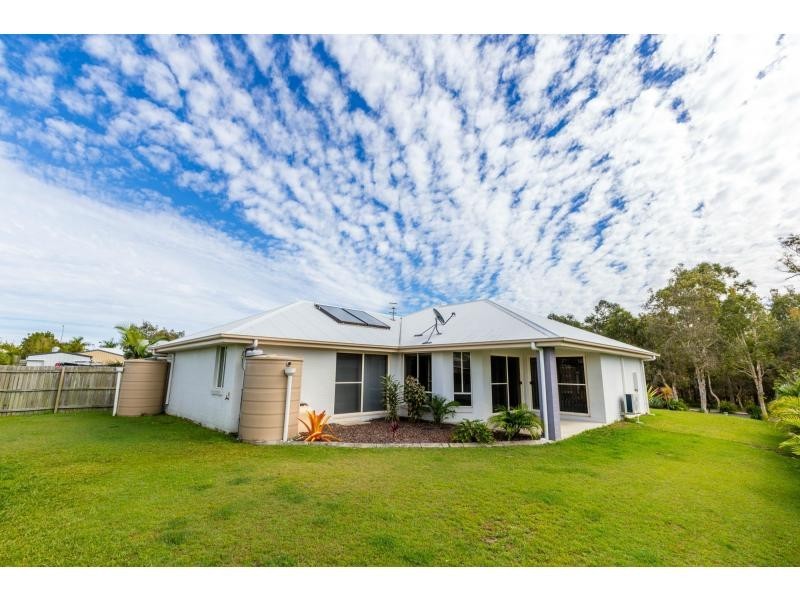 12 Creekside Esplanade, Cooloola Cove QLD 4580
