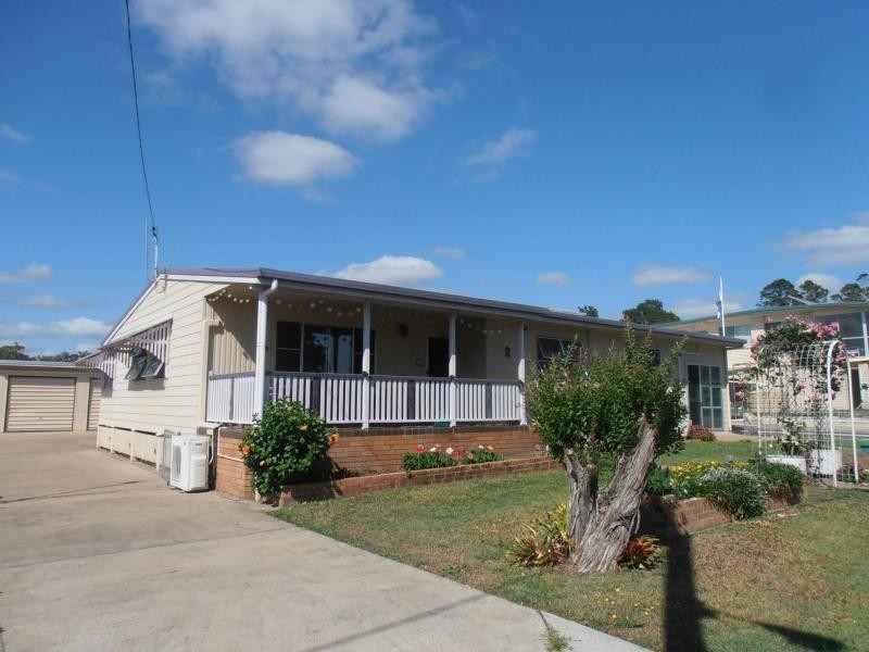 2 Gar Street, Tin Can Bay QLD 4580
