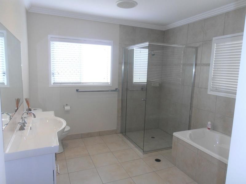 6 Renown Court, Cooloola Cove QLD 4580