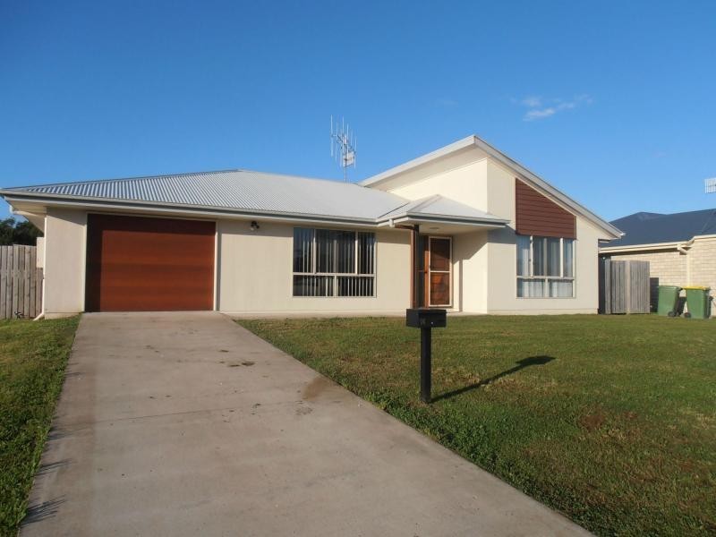 14 Environs Avenue, Cooloola Cove QLD 4580