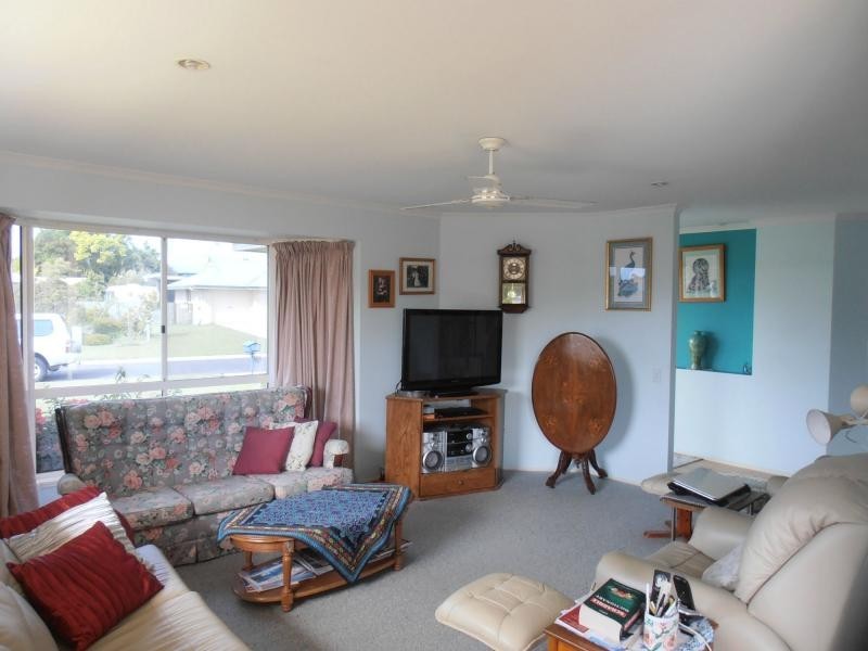 17 Acacia Crescent, Tin Can Bay QLD 4580