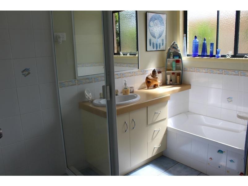 7 Zealous Court, Cooloola Cove QLD 4580