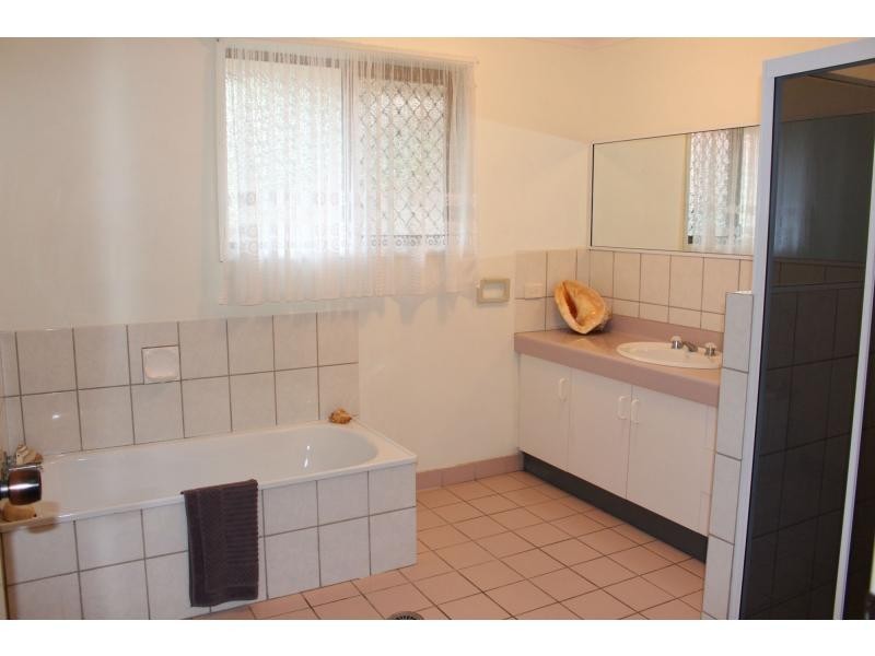 129 Gympie Road, Tin Can Bay QLD 4580