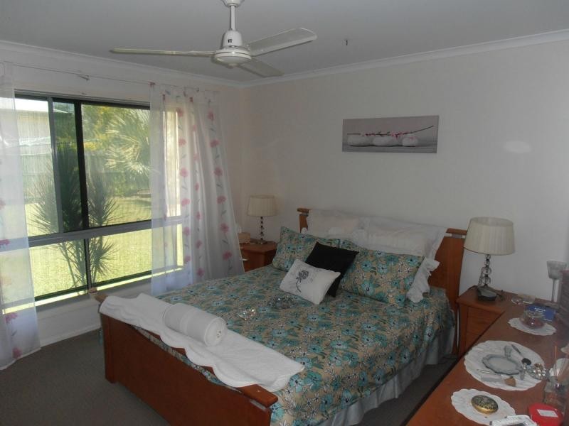 26 Canberra Avenue, Cooloola Cove QLD 4580