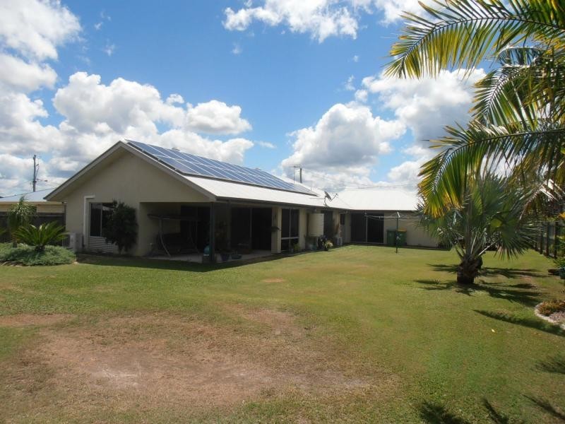 26 Canberra Avenue, Cooloola Cove QLD 4580