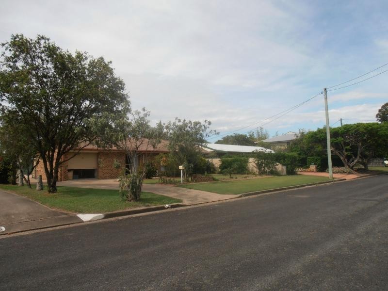 11 Bass Street, Tin Can Bay QLD 4580