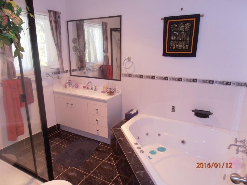 11 Mayflower Court, Cooloola Cove QLD 4580