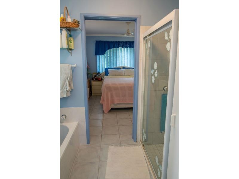 17 Sterling Castle Road, Tin Can Bay QLD 4580