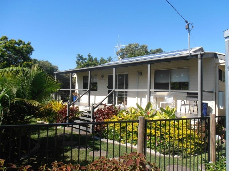 6 Pandora Court, Cooloola Cove QLD 4580