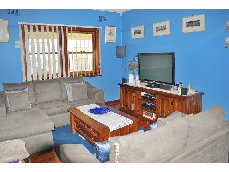 12 Joyce Street, Fairfield NSW 2165