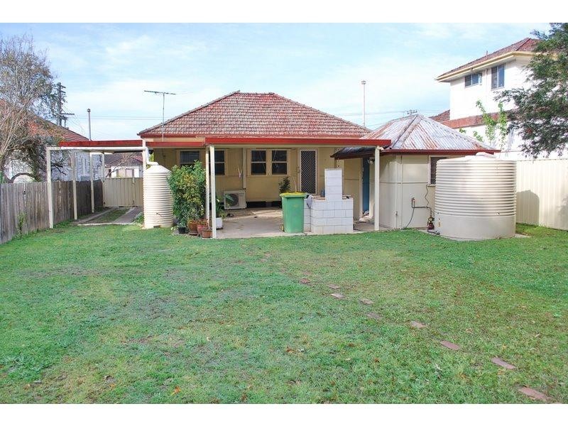 12 Joyce Street, Fairfield NSW 2165