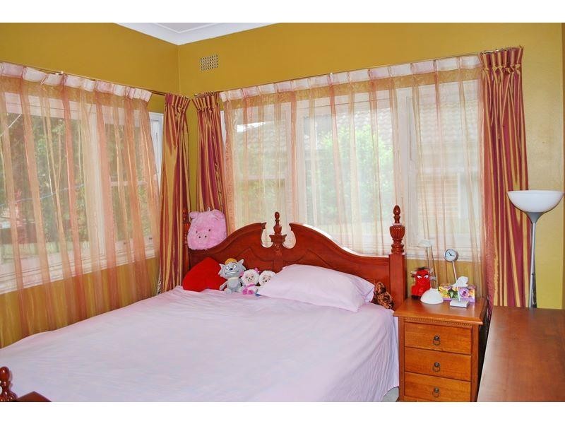 129 Adderton Road, Carlingford NSW 2118