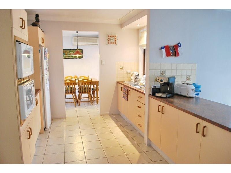 16 Lismore Close, Bossley Park NSW 2176