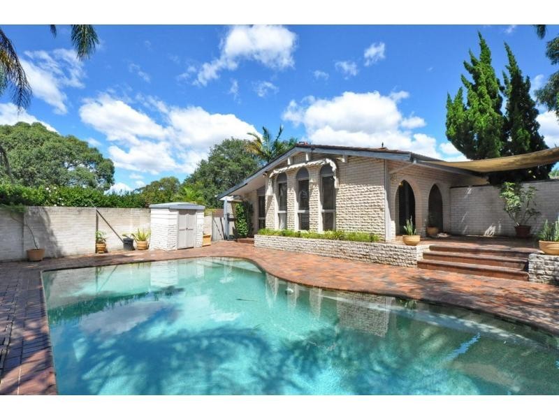 11 Iona Avenue, North Rocks NSW 2151