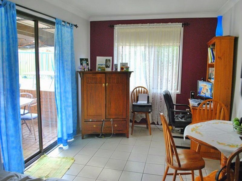 16 Lismore Close, Bossley Park NSW 2176