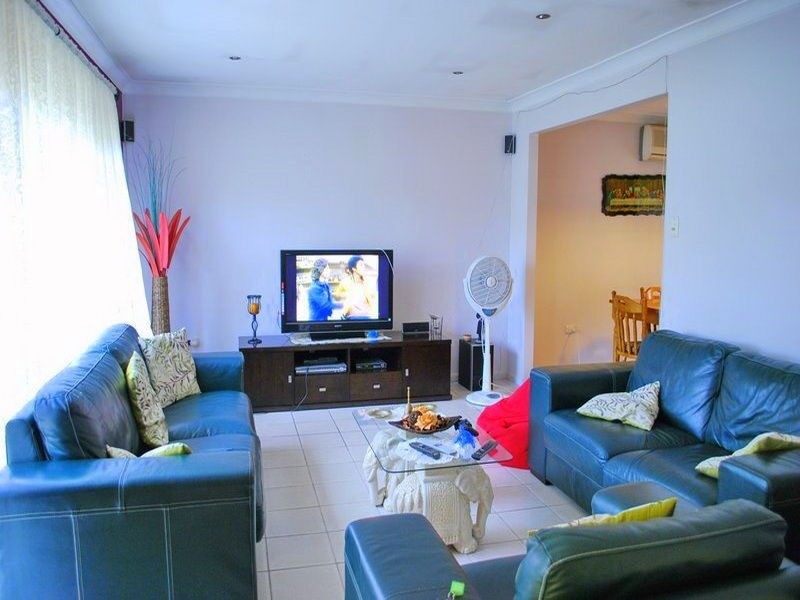 16 Lismore Close, Bossley Park NSW 2176