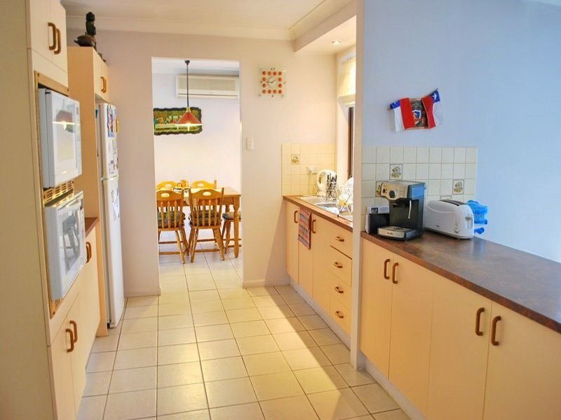 16 Lismore Close, Bossley Park NSW 2176