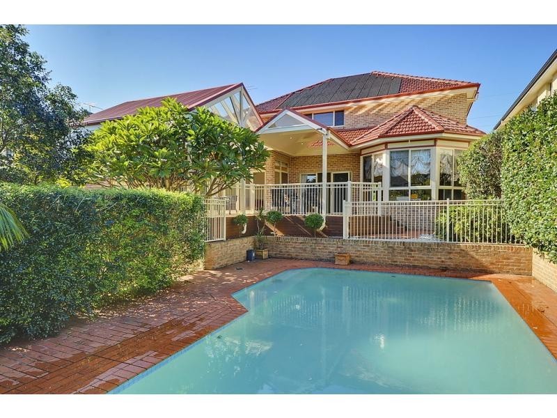 4 Brookpine Place, West Pennant Hills NSW 2125