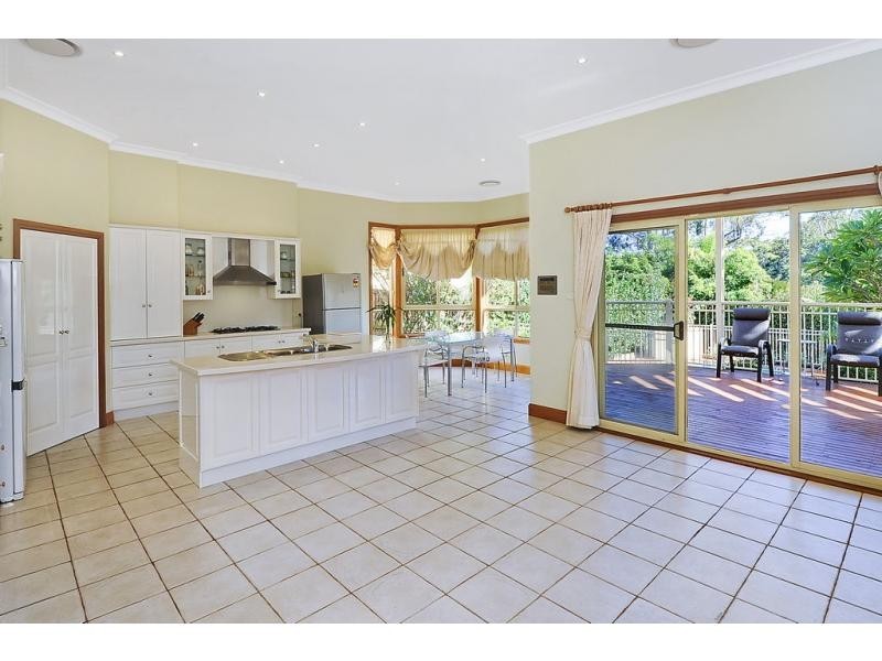 4 Brookpine Place, West Pennant Hills NSW 2125