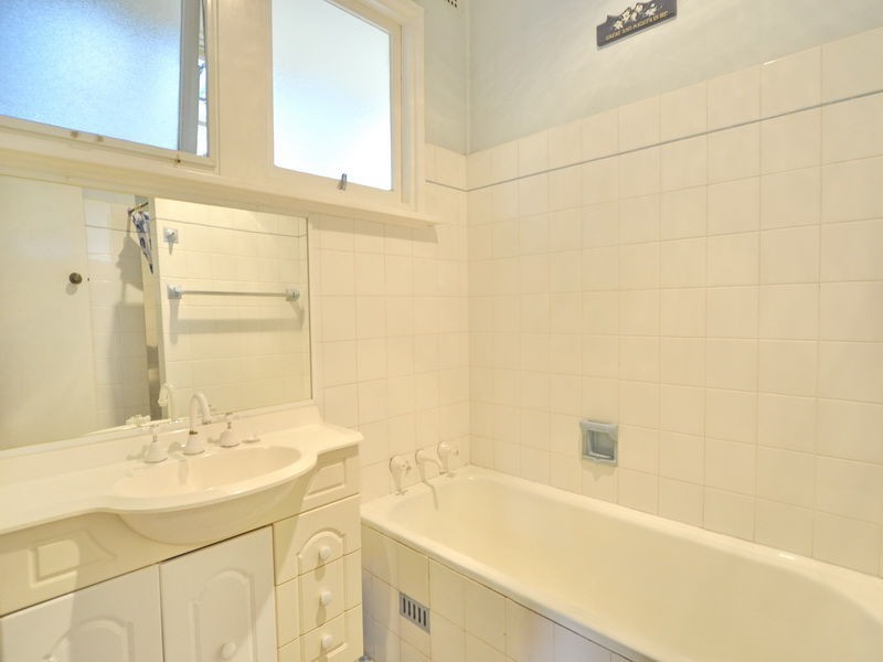 2 Tripoli Avenue, Carlingford NSW 2118