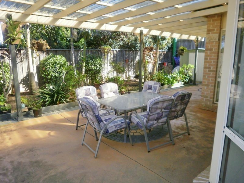 8 Broadleaf Crescent, Beaumont Hills NSW 2155