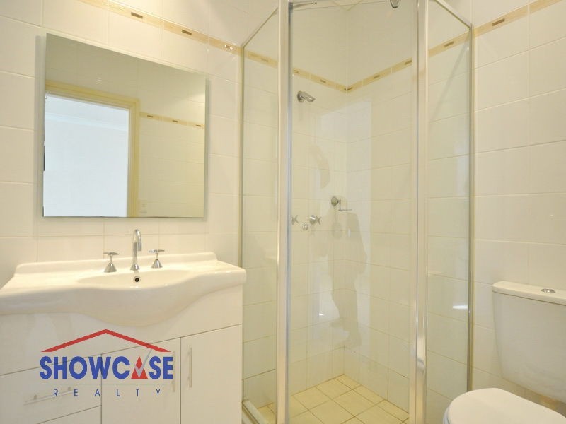 2/210 Pennant Hills Road, Oatlands NSW 2117