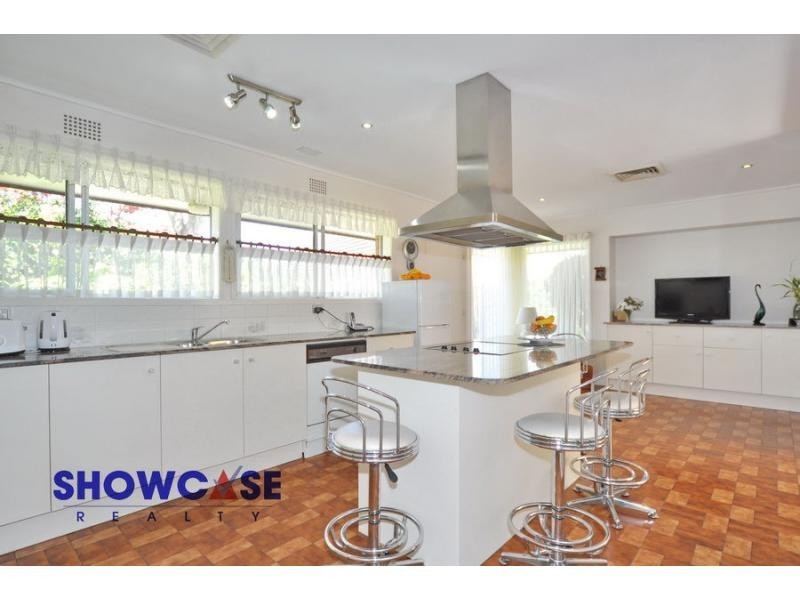 1 Snowdon Avenue, Carlingford NSW 2118