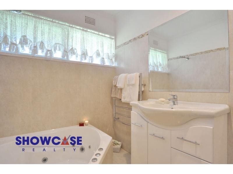 1 Snowdon Avenue, Carlingford NSW 2118