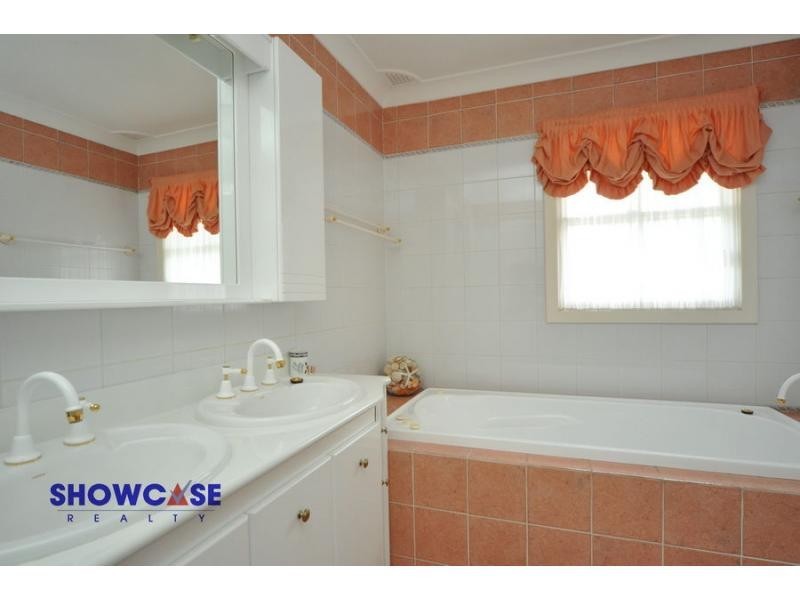 14 Yarralumla Drive, Carlingford NSW 2118