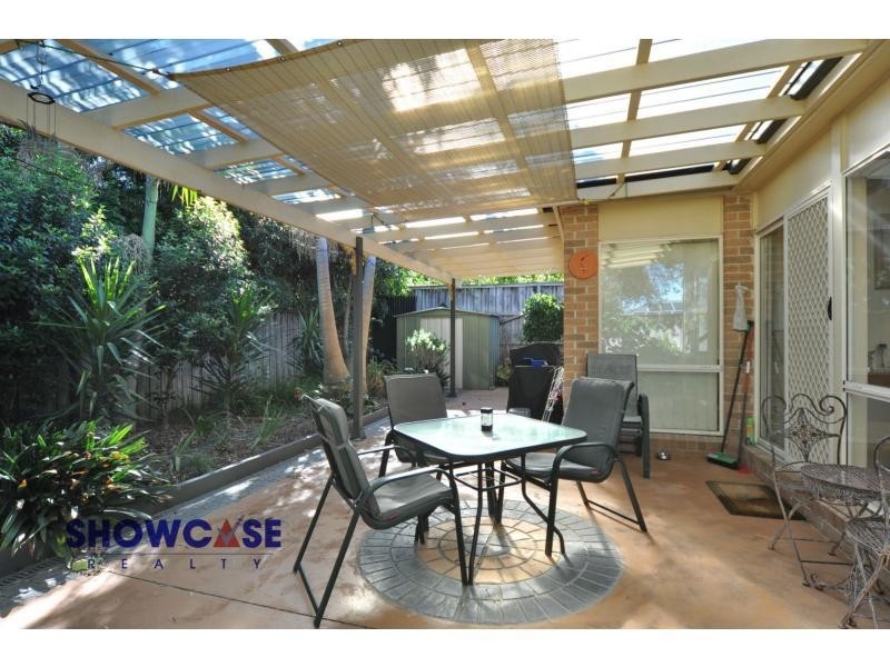 8 Broadleaf Crescent, Beaumont Hills NSW 2155